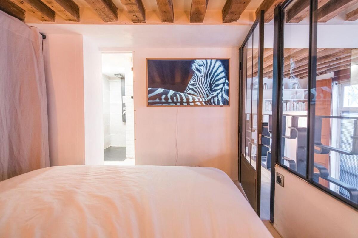 Artist's Mini Loft - Marais Appartement