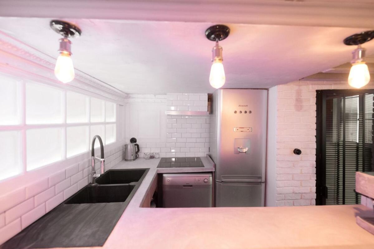 Artist's Mini Loft - Marais Appartement Parijs